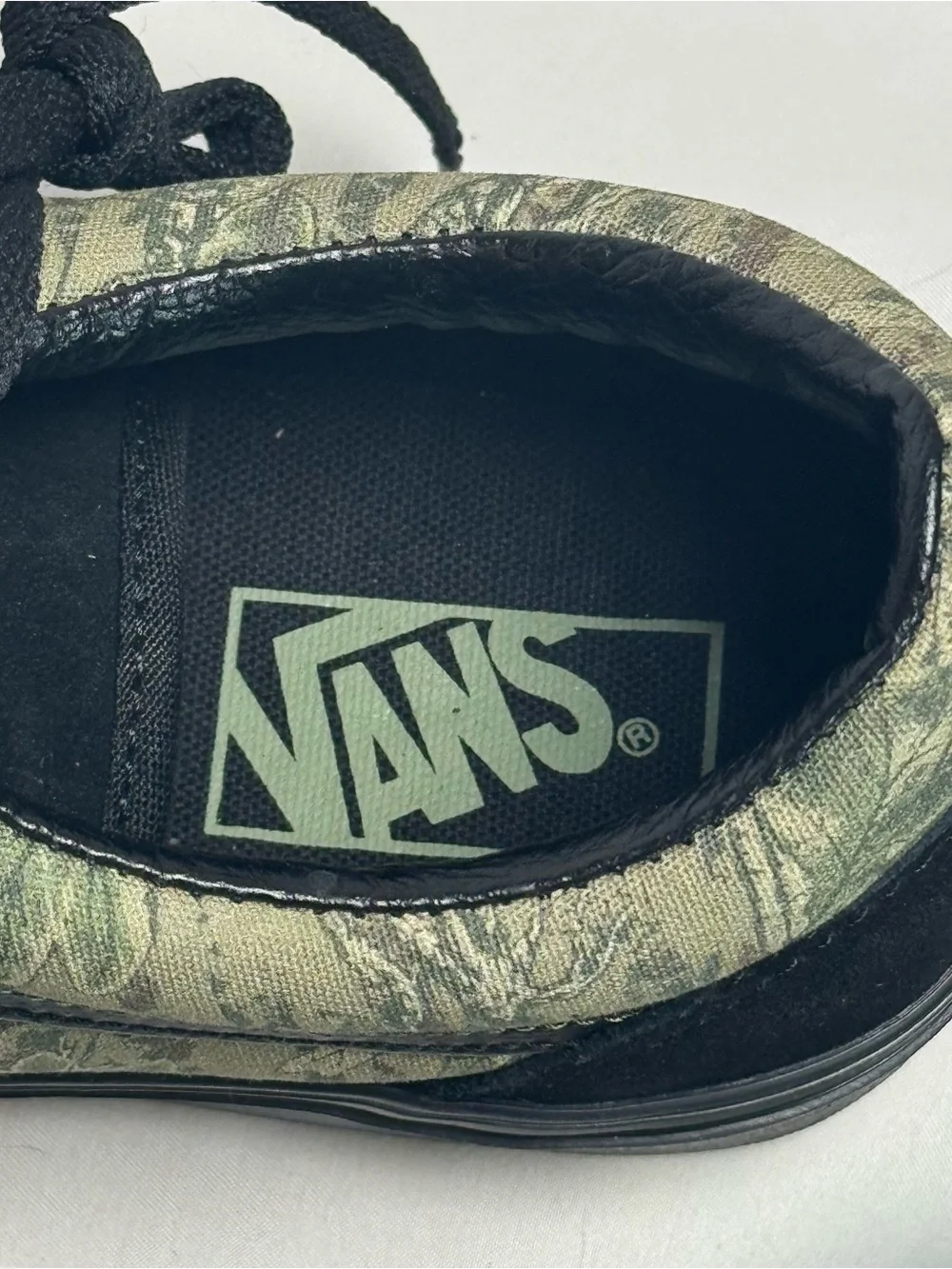NWOT Vans Old Skool Black Camo Low Top Skate Shoes Size 10